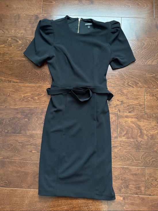 Express Dresses & Skirts - Express Black Puff-Sleeve Belted Midi Dress